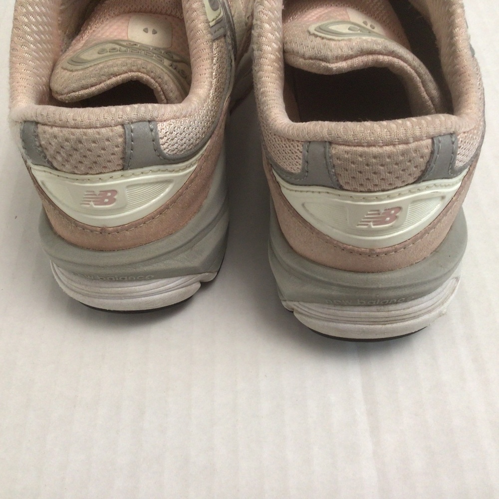 New Balance Sneakers $10 or BEST OFFER - Picture 4 of 7